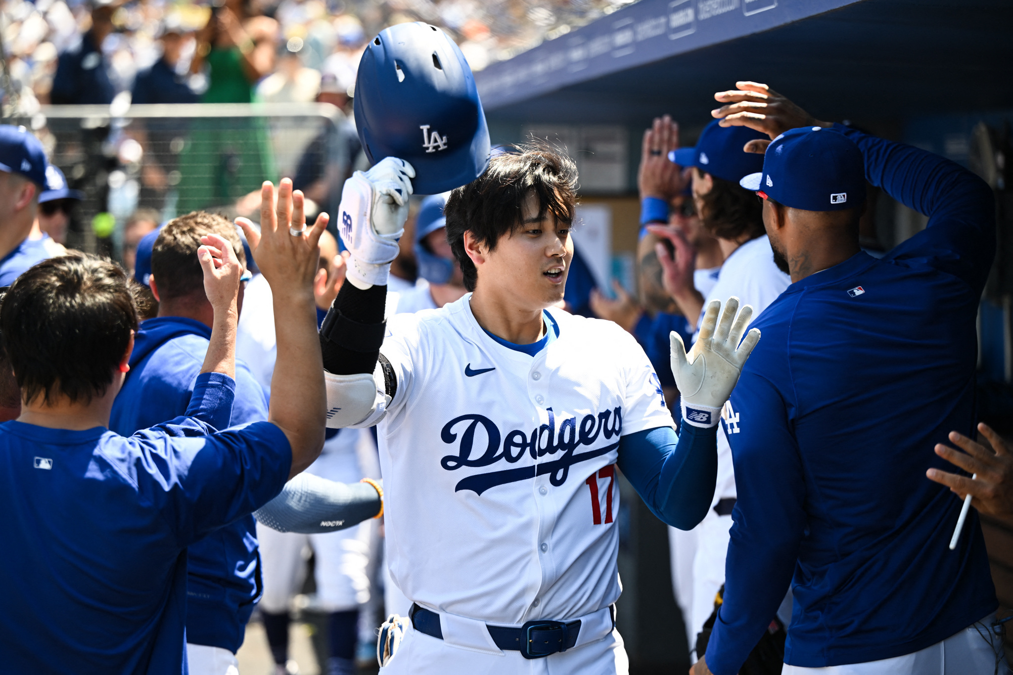 Dodgers’ Shohei Ohtani joins the 30/30 membership after stolen base vs. Athletics