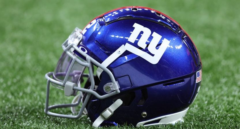 Giants benching QB Daniel Jones amid 2-8 starting up as much as season; Tommy DeVito expected to starting up up                          Nov 18, 2024